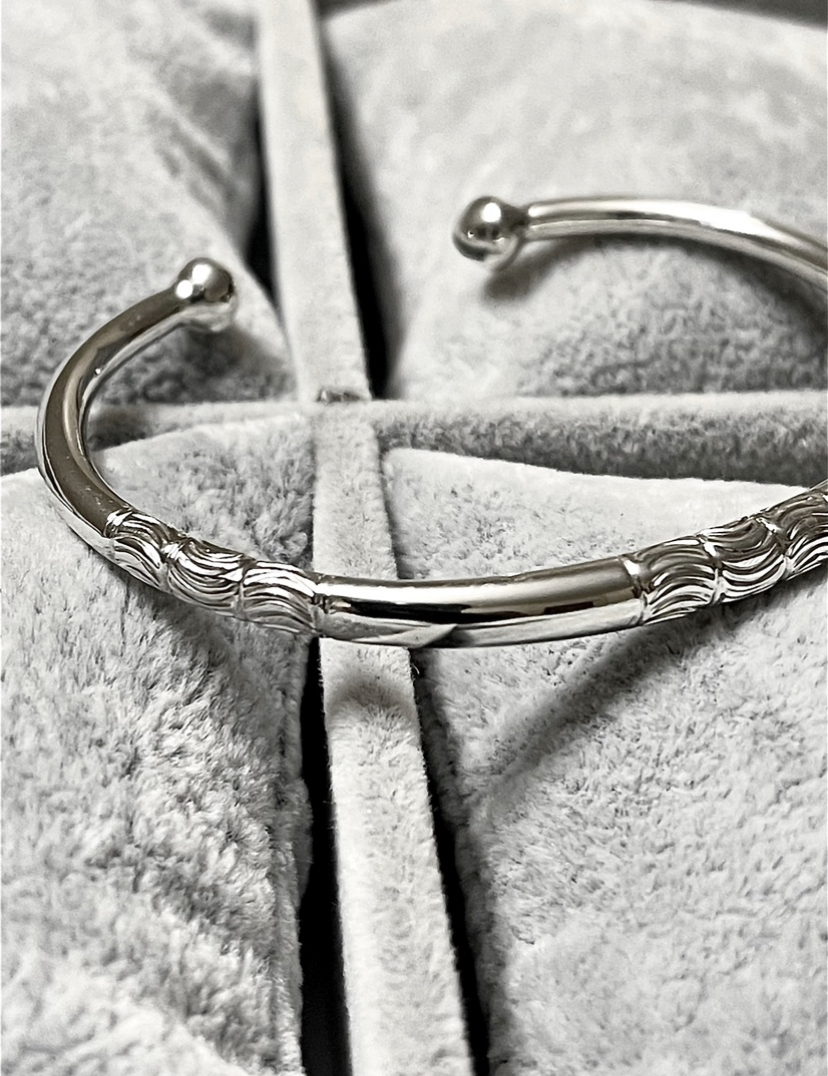 Bracelet jonc rond en argent gravé touareg