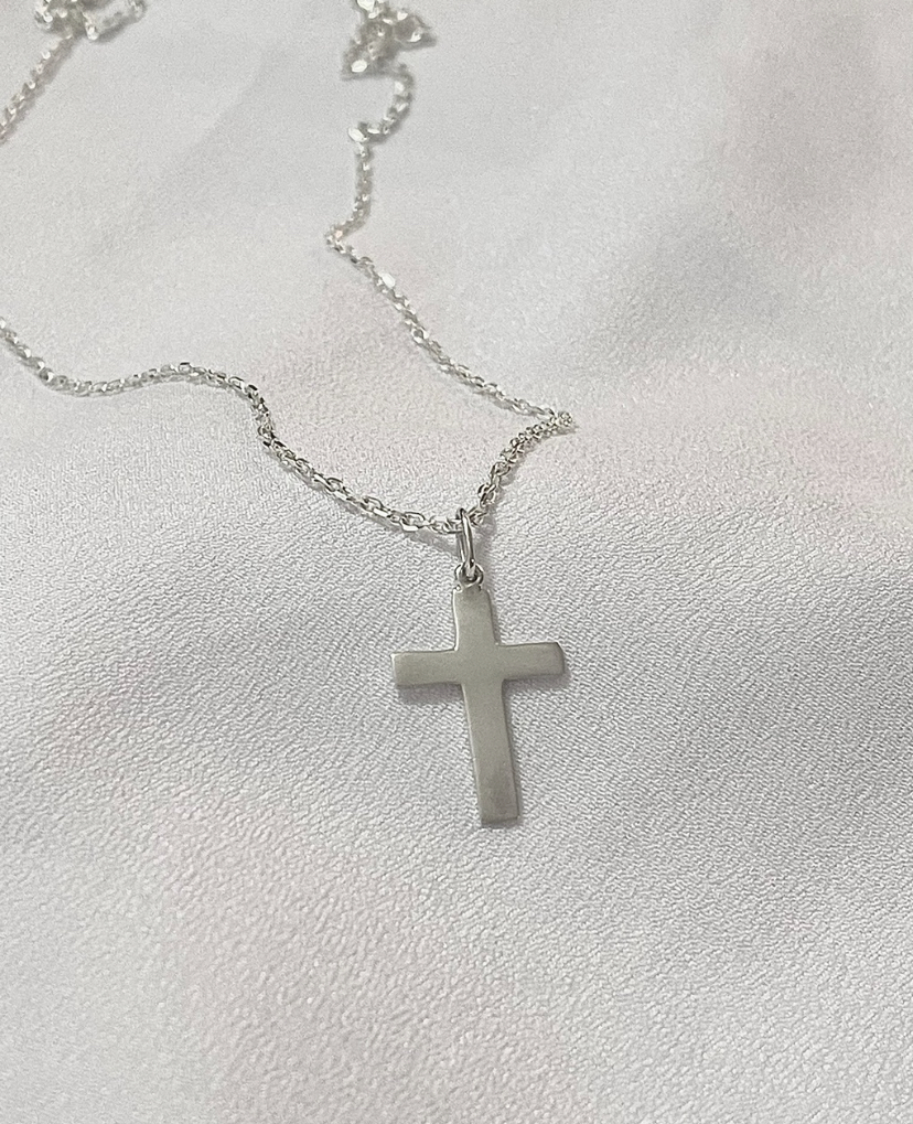 Pendentif croix pleine ou croix évidée en argent